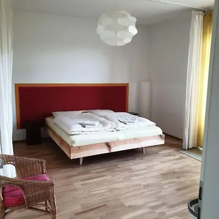 Grosszugige Oase Im Grunen *
